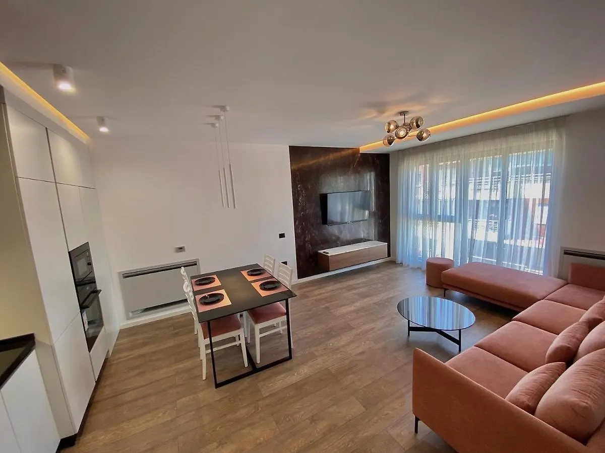 Lux Apartment 01 + Free Parking Tirana